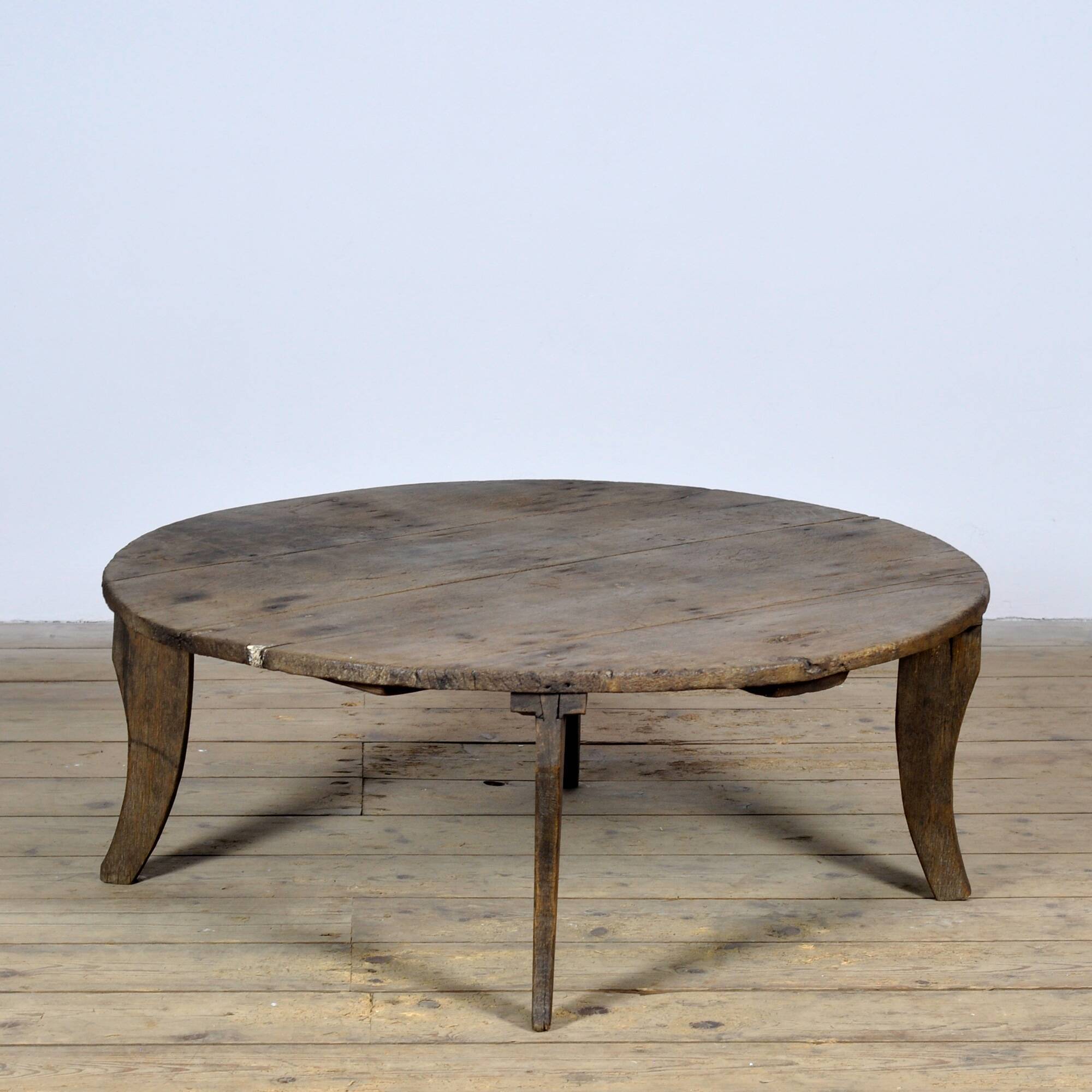 Petite table basse, vers 1920