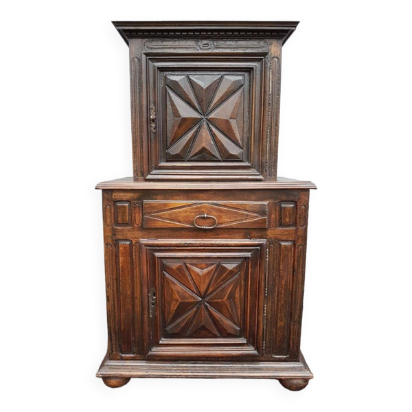 Armoire deux corps haut en retrait style Louis XIII
