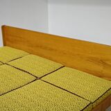 Banquette Daybed jaune vif par Drevotvar, ex Tchécoslovaquie 1960