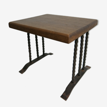 Side table in cast iron and solid wood