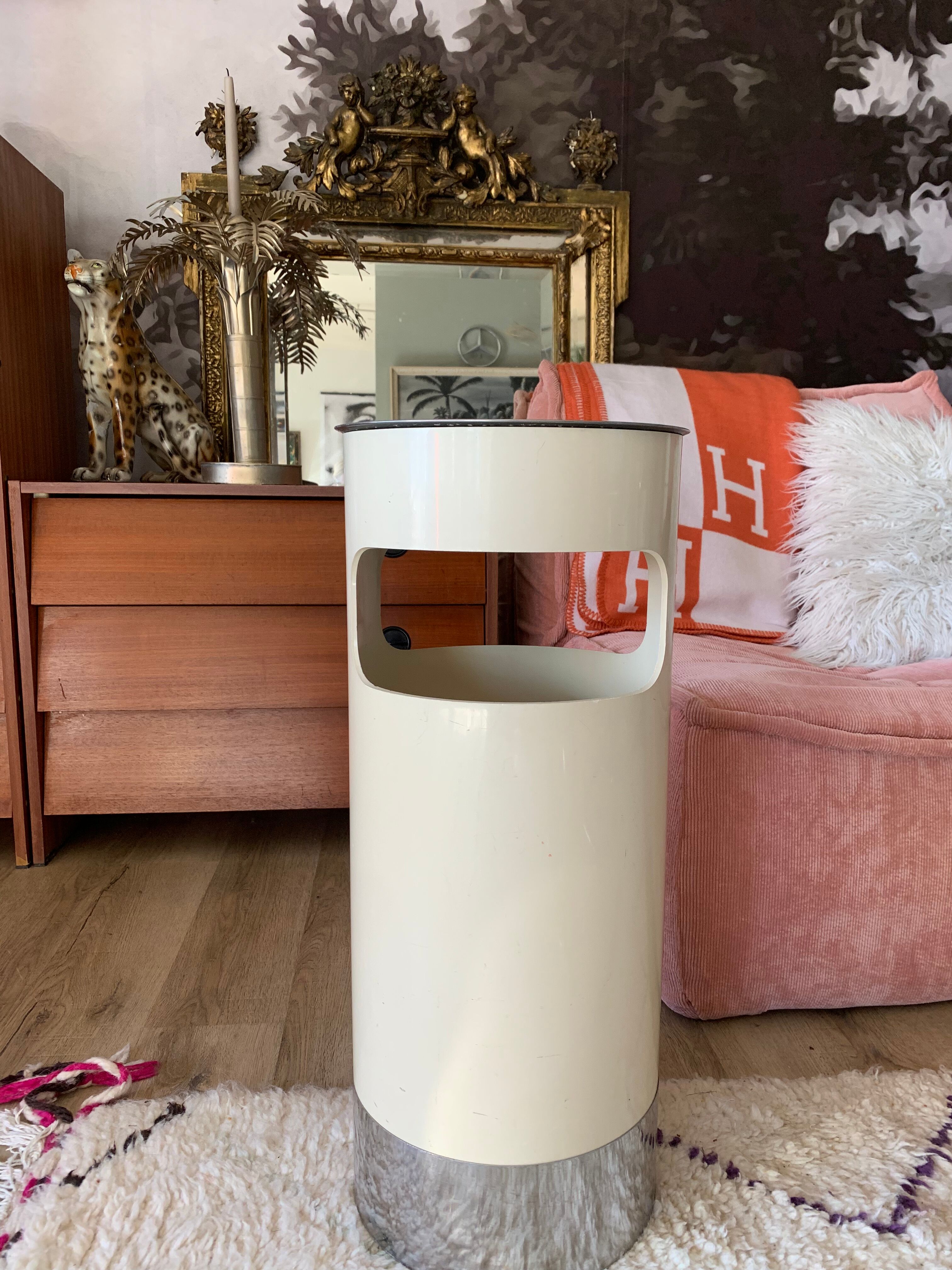 Umbrella holder ashtray kartell