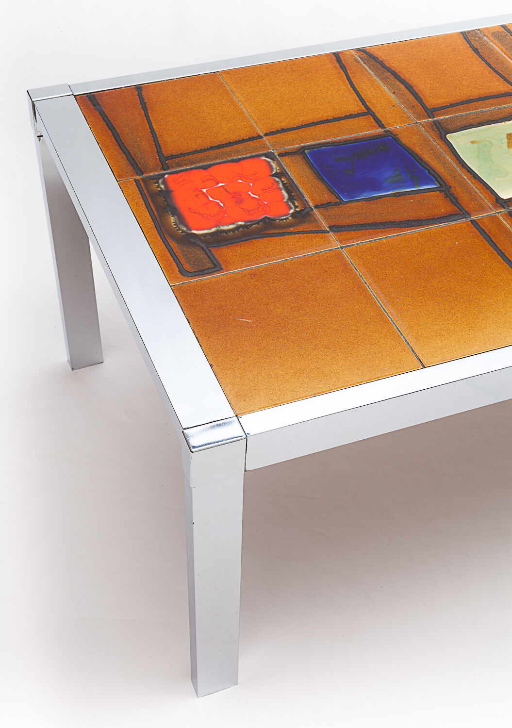 Lagrange coffee table