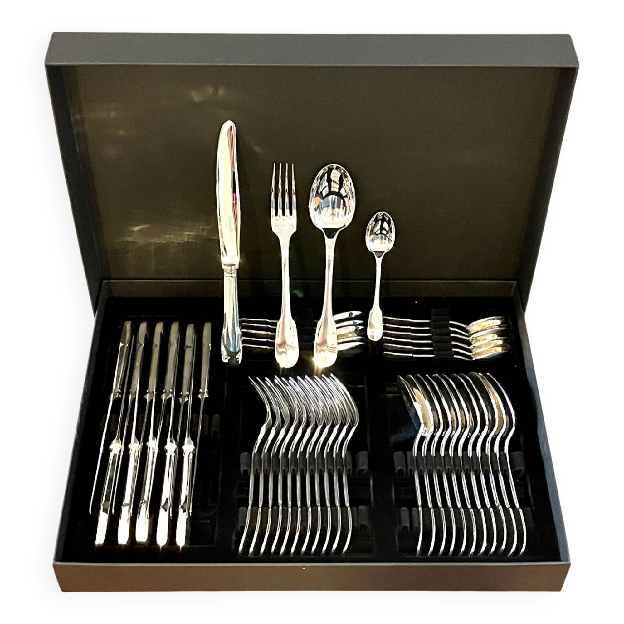 Christofle Cluny, cutlery set of 48 pieces in like-new condition.