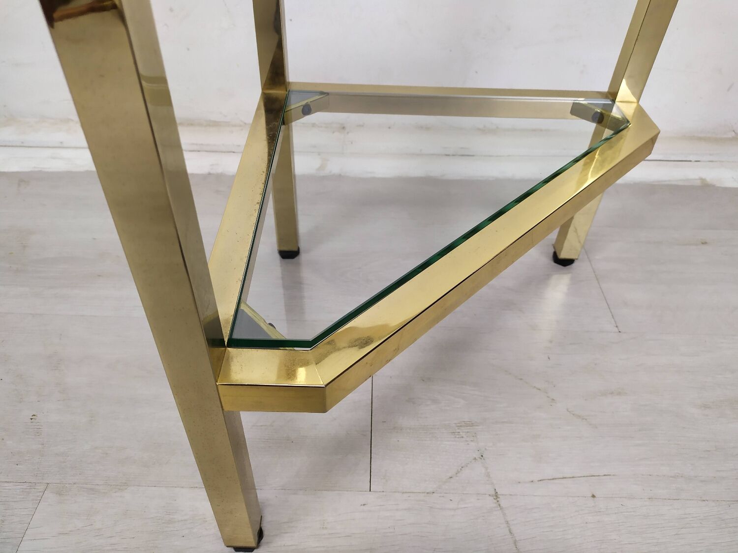 Vintage corner shelf