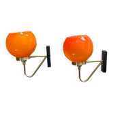 Paire d'appliques murales globes opaline orange et métal doré