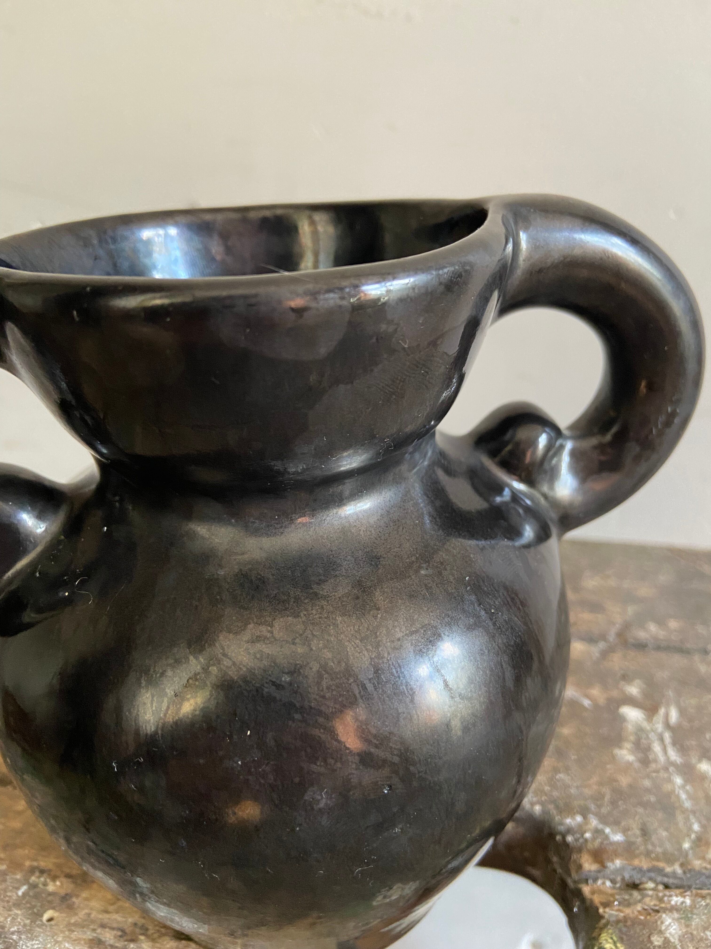 Design black vase with ears