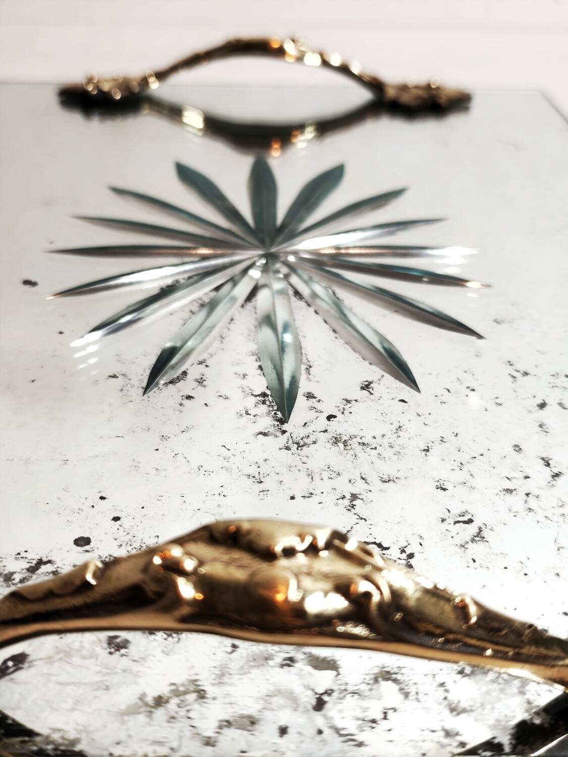 Bandeja de cristal. España, 1940s.