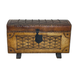 Coffre en bois et cuir de style espagnol