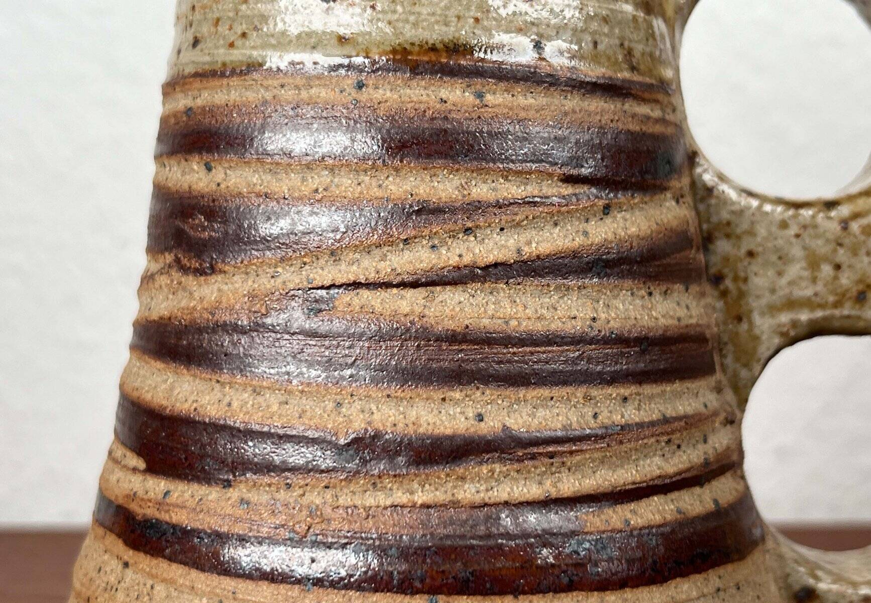 Danish modern studio pottery vase by Tue Poulsen for Tue Keramik, 1960.