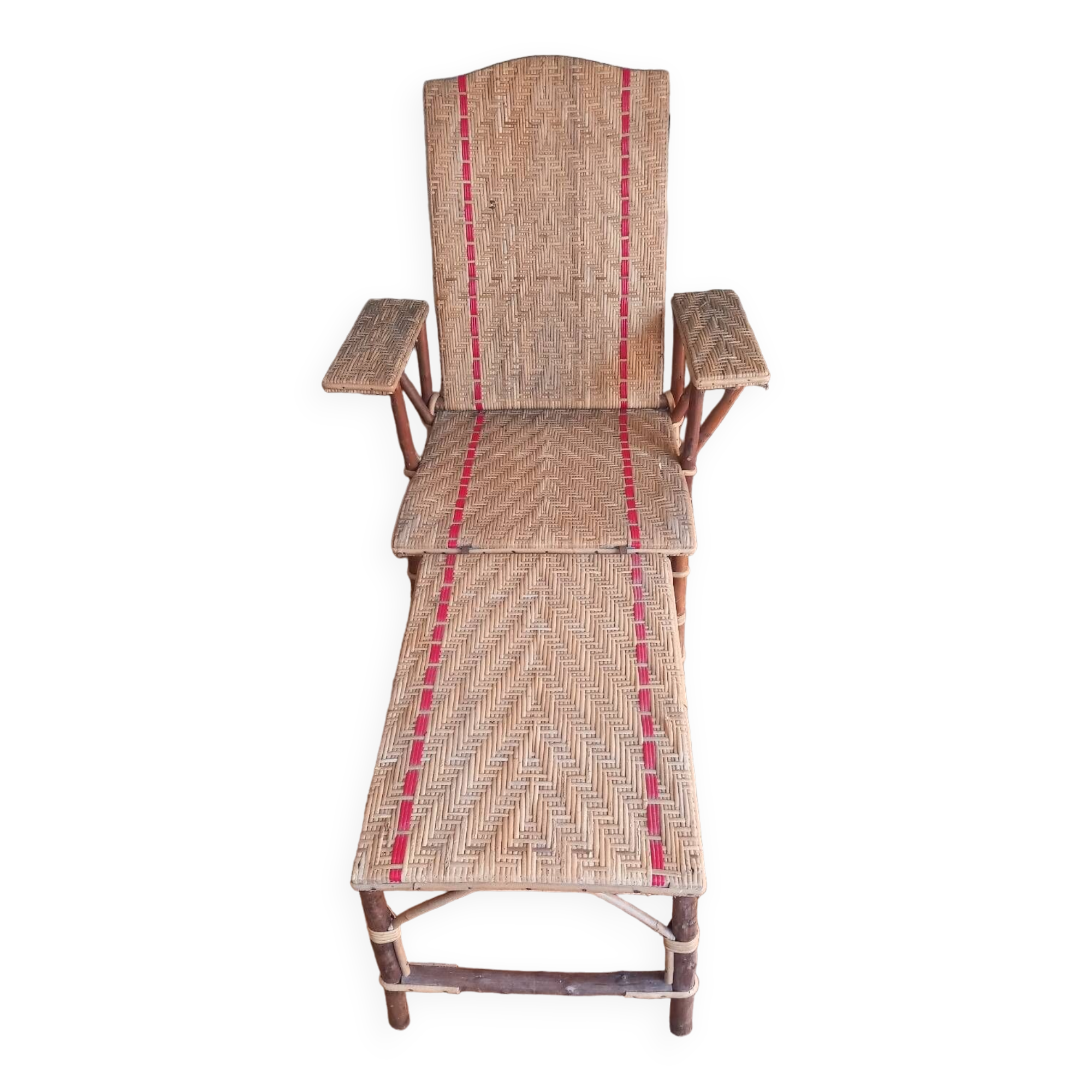 Rattan lounge chair