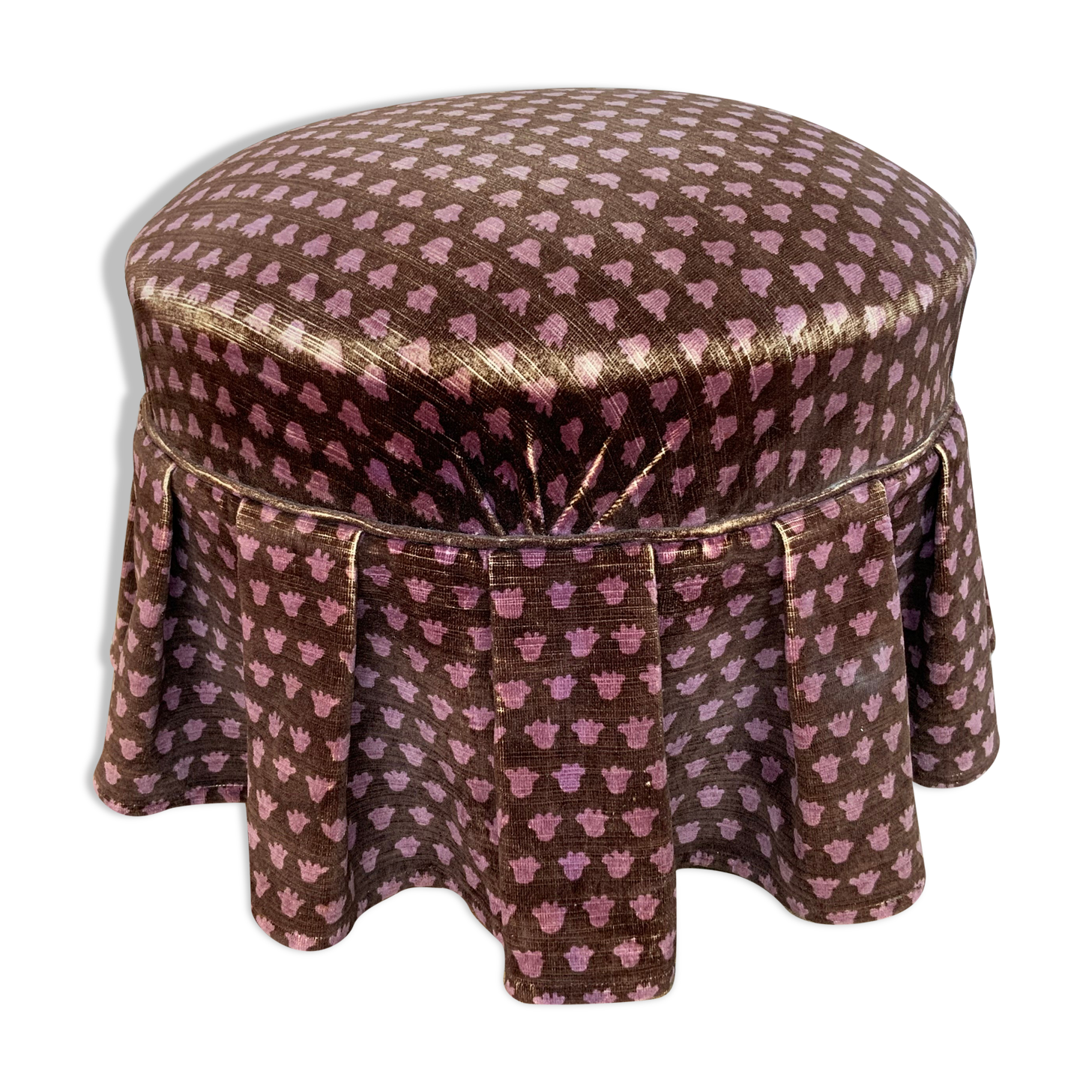 Velvet pouf