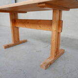 Table à manger de Charlotte Perriand, Les Arcs