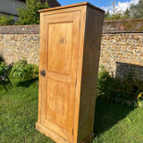 1 door wardrobe in 19th century pine.