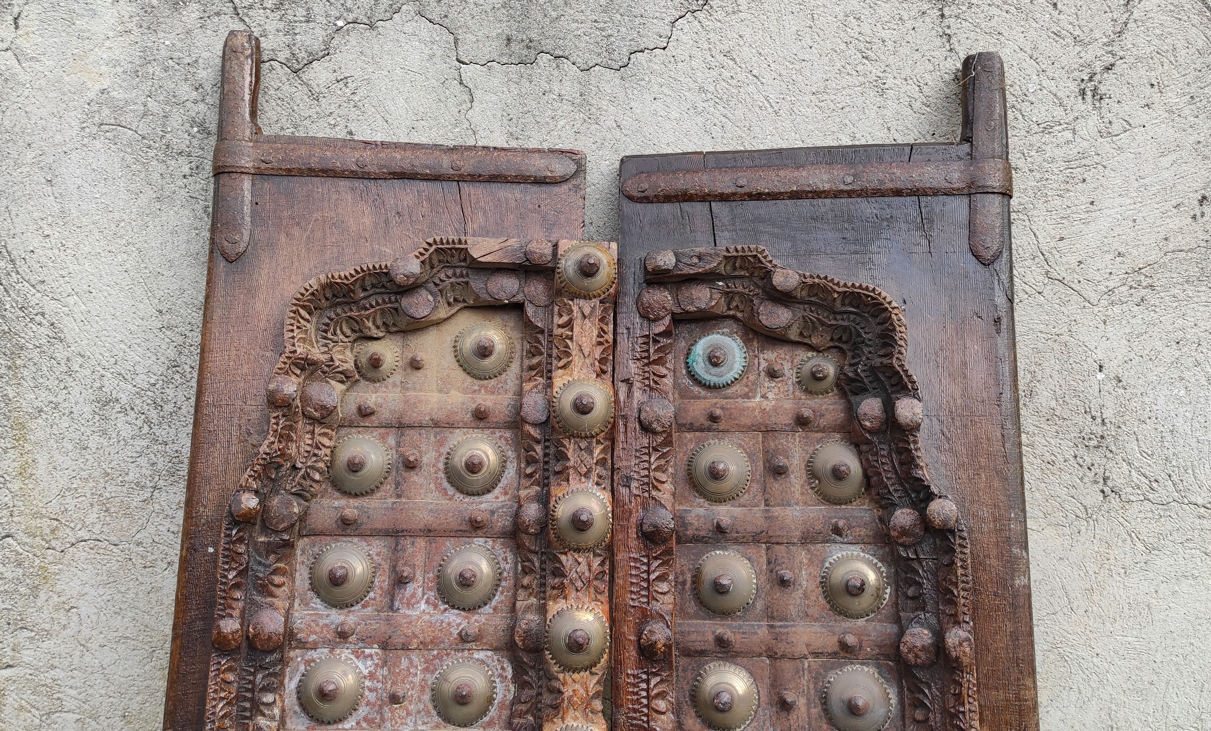 Pair of wooden shutters India Rajasthan XIXan