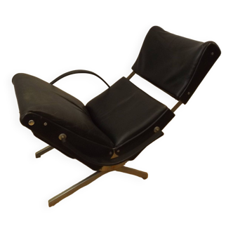 Tecno P40 lounge chair, black leather