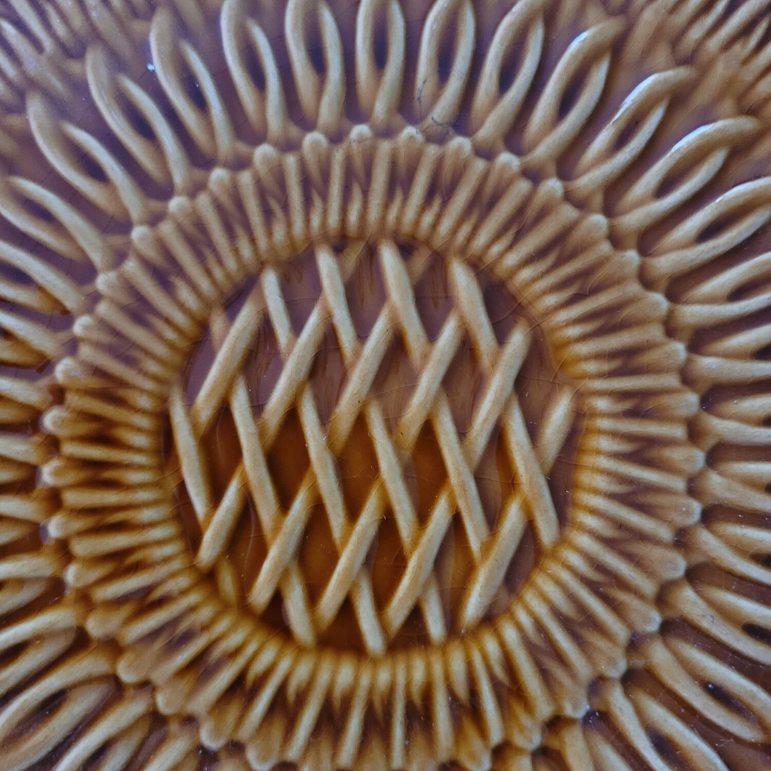 Lot Gien – Earthenware trivet and 2 bottle coasters