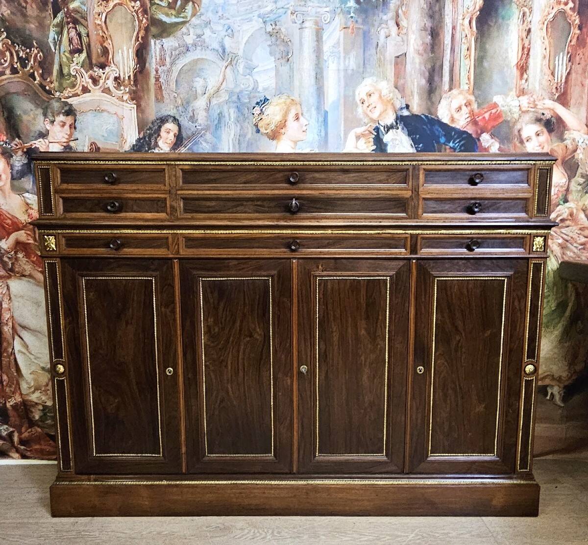 Sideboard in rosewood in the Charles X style, of fine cabinetmaking quality.