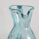 Carafe bleue en verre soufflé bullé