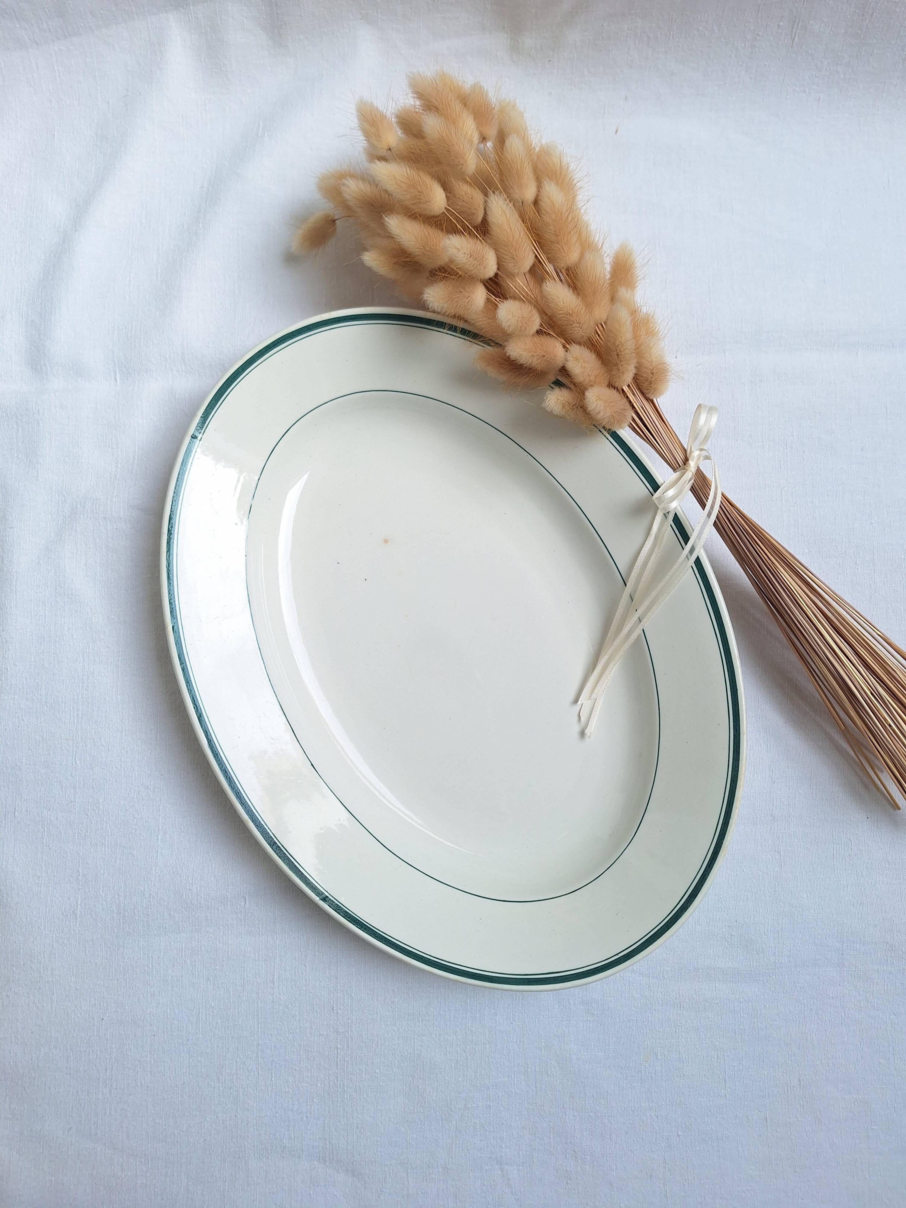 Green oval shallow dish Moulin des Loups