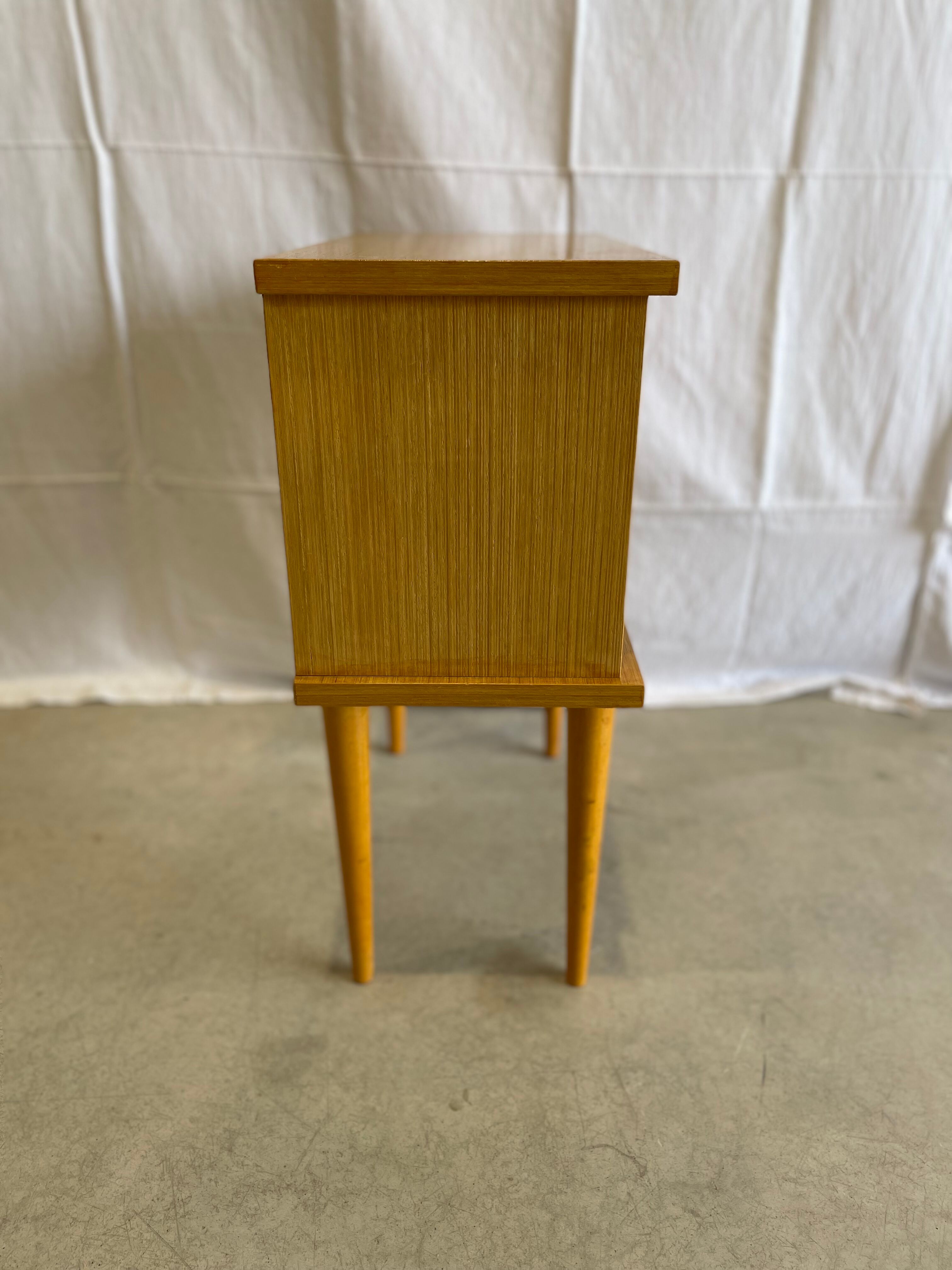 Mid-Century Scandinavian bedside table by Capelle, 1970s