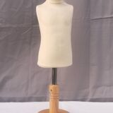 "Child bust" mannequin on base