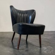 Fauteuil cocktail vintage en similicuir noir / siège unique