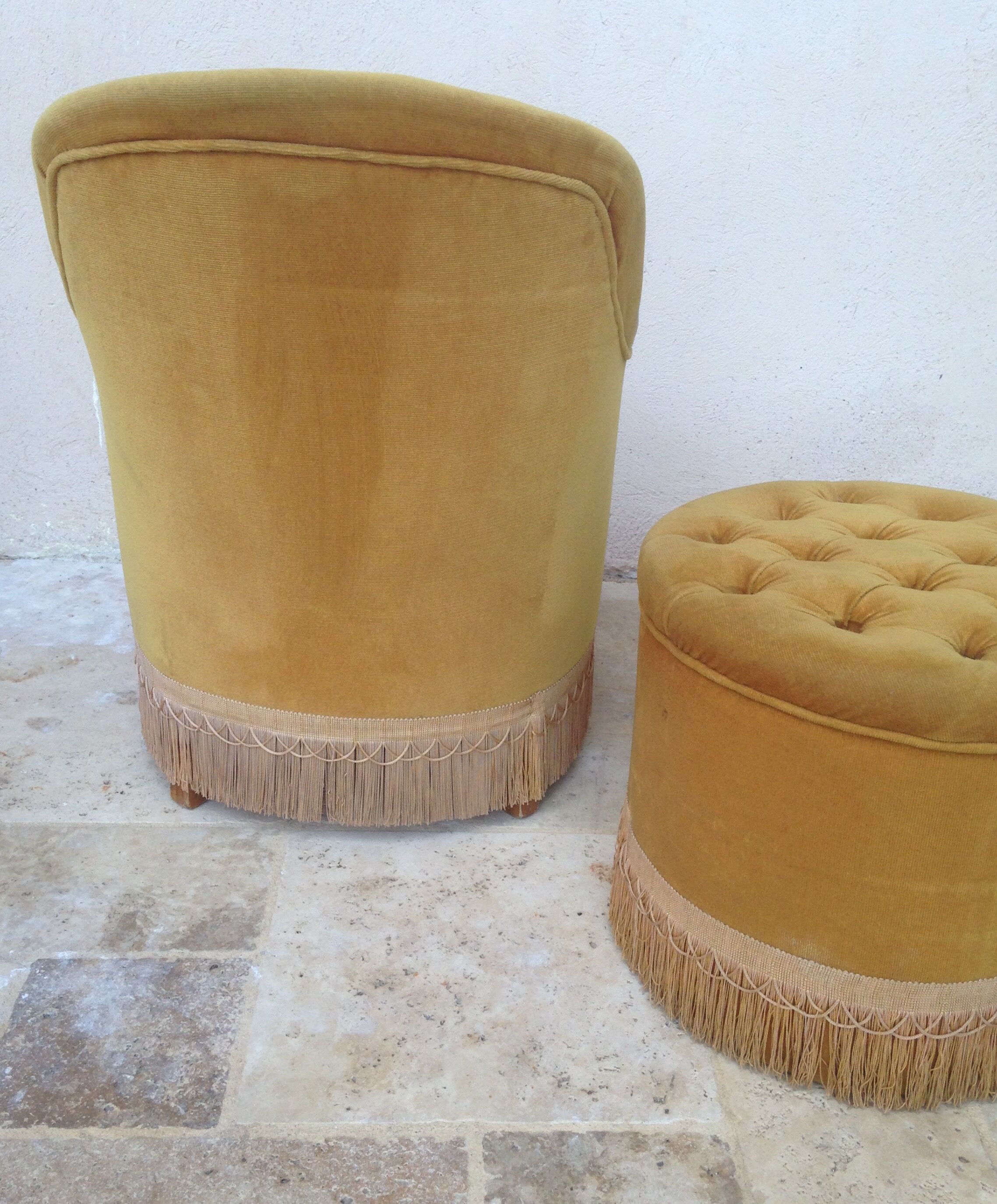 Armchair toad and his ottoman velvet mustard years 60