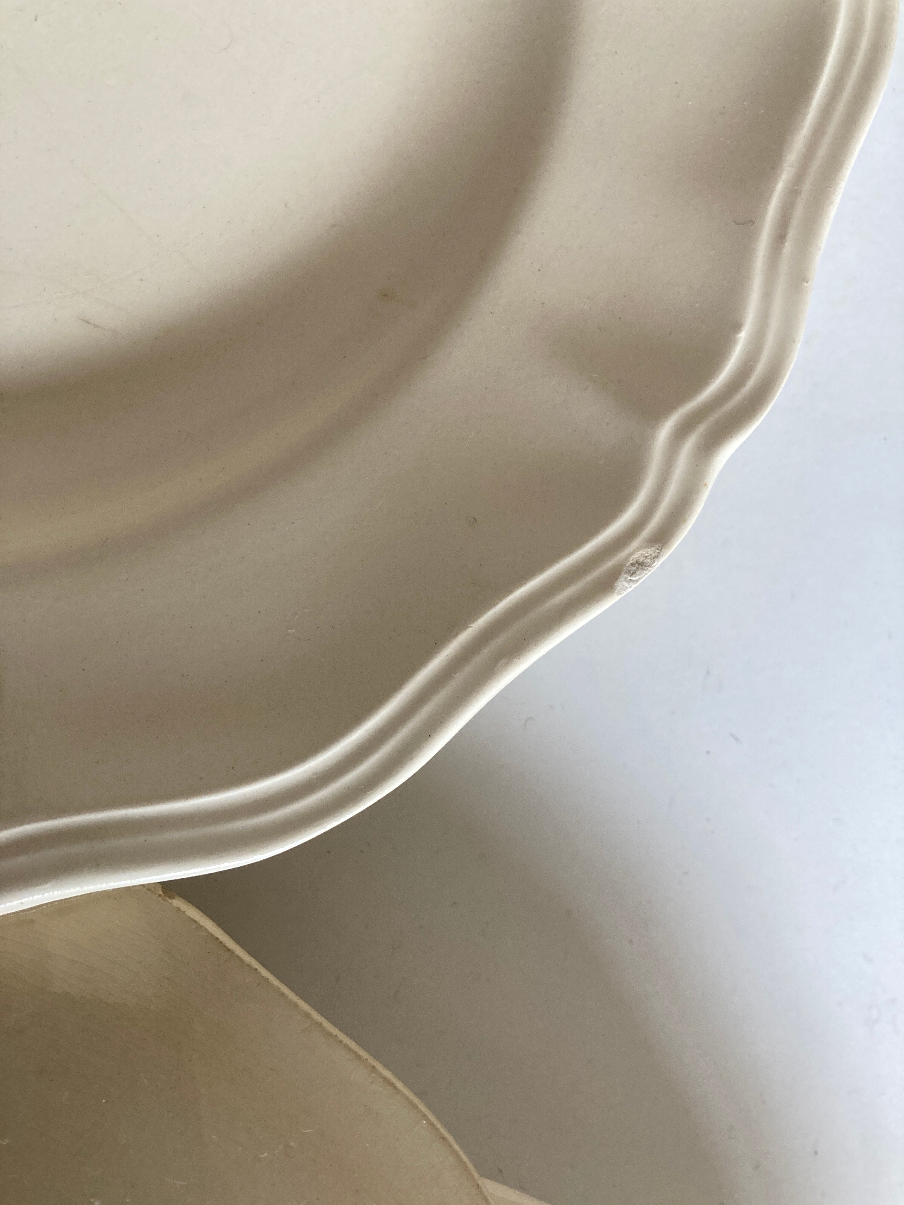 Set of 8 flat plates Ivory from Sarreguemines to godrons 24.5cm