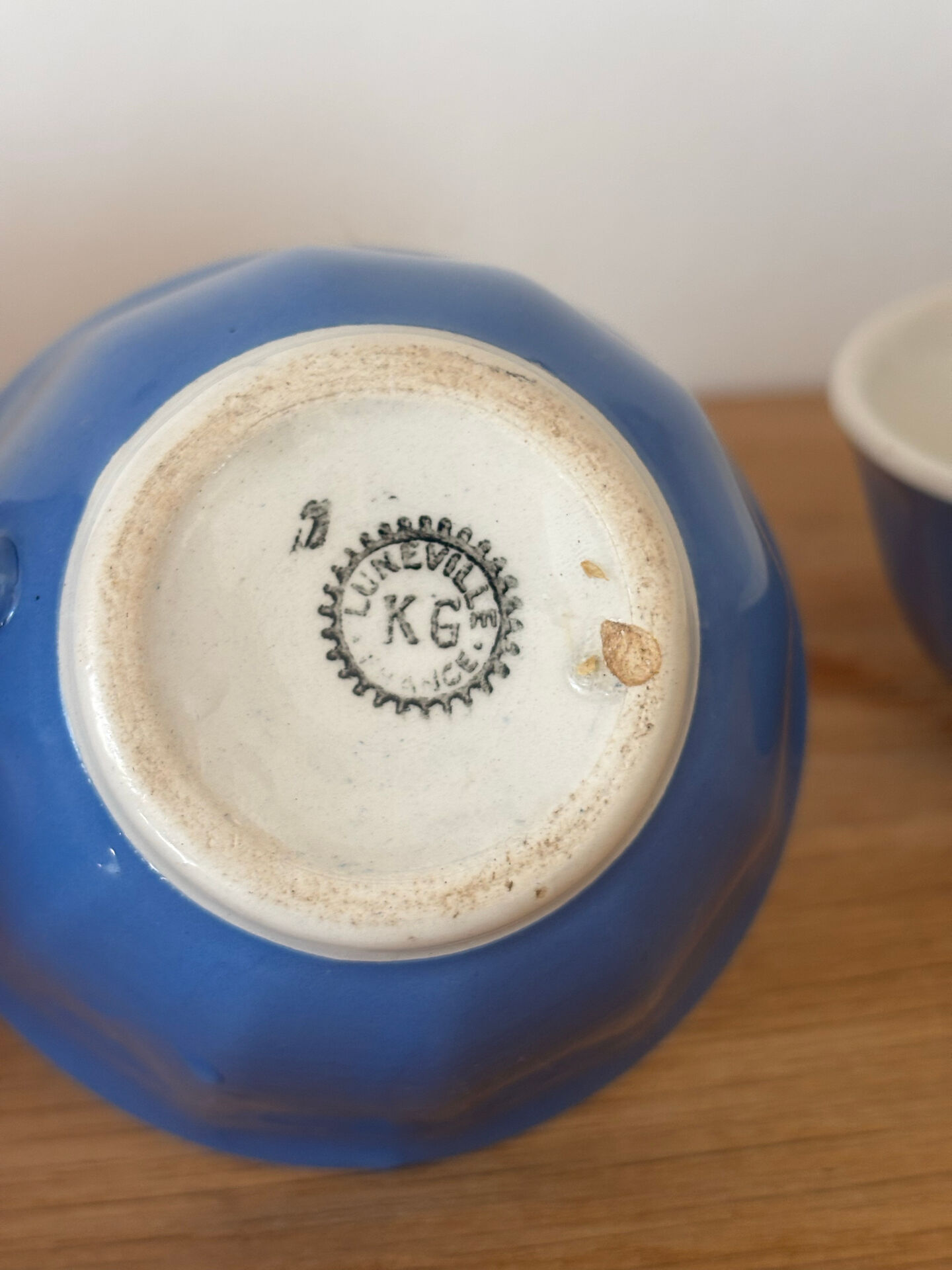 Set of 4 antique coloured faience cups KG Lunéville.