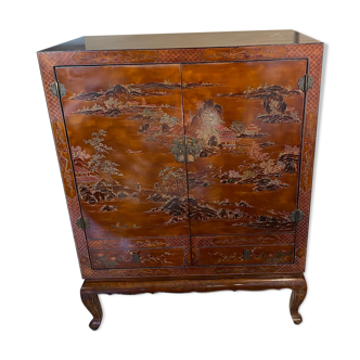 Lacquer side cabinet