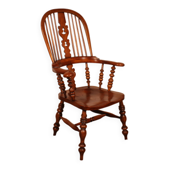 19th century Windsor oak armchair