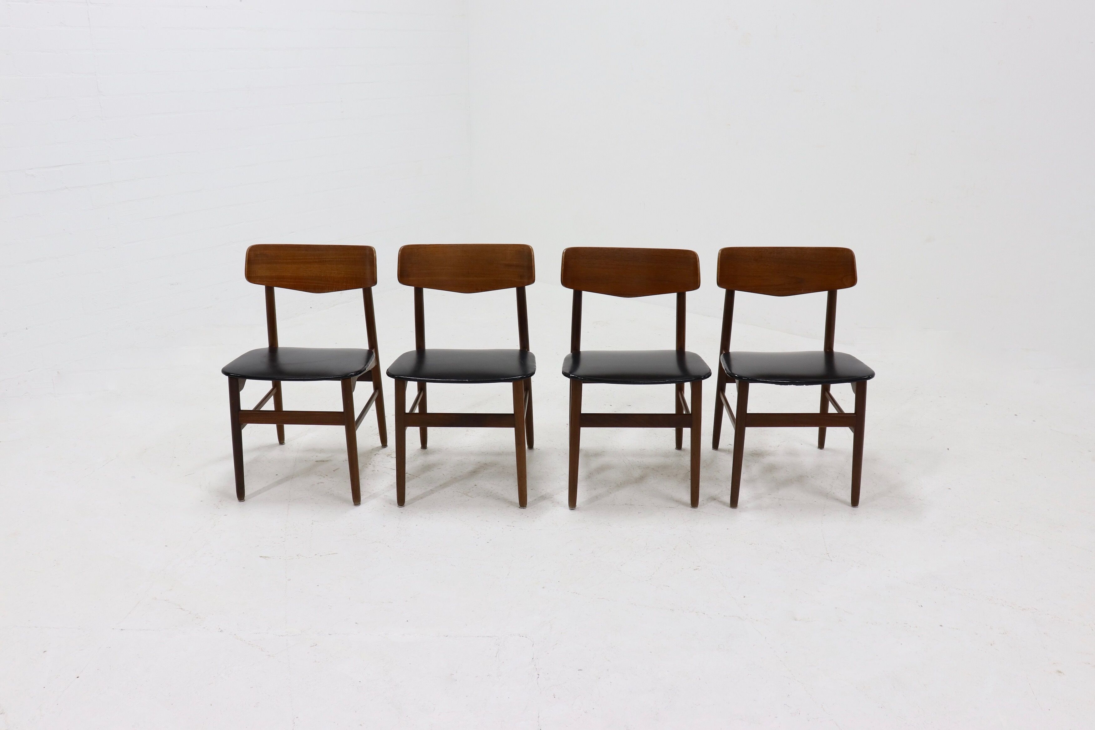 Set of 4 danish design teak and plywood dining chairs 1960s