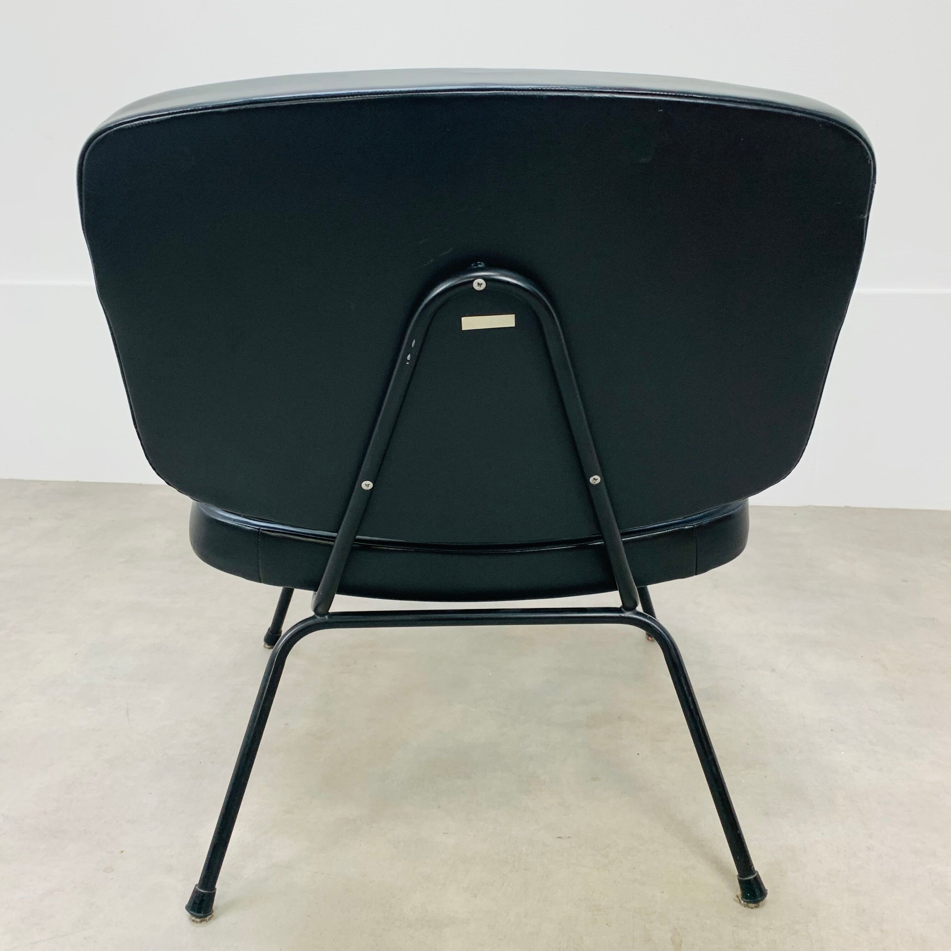 Chauffeuse CM190 Pierre Paulin pour Thonet