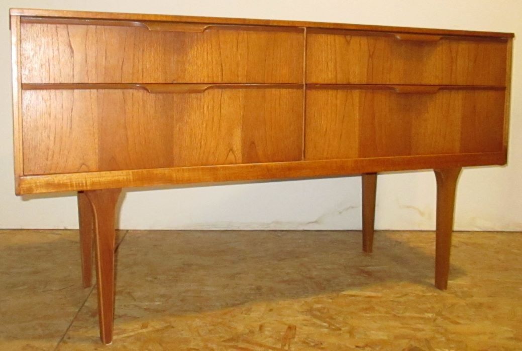 Teak dresser 4 drawers