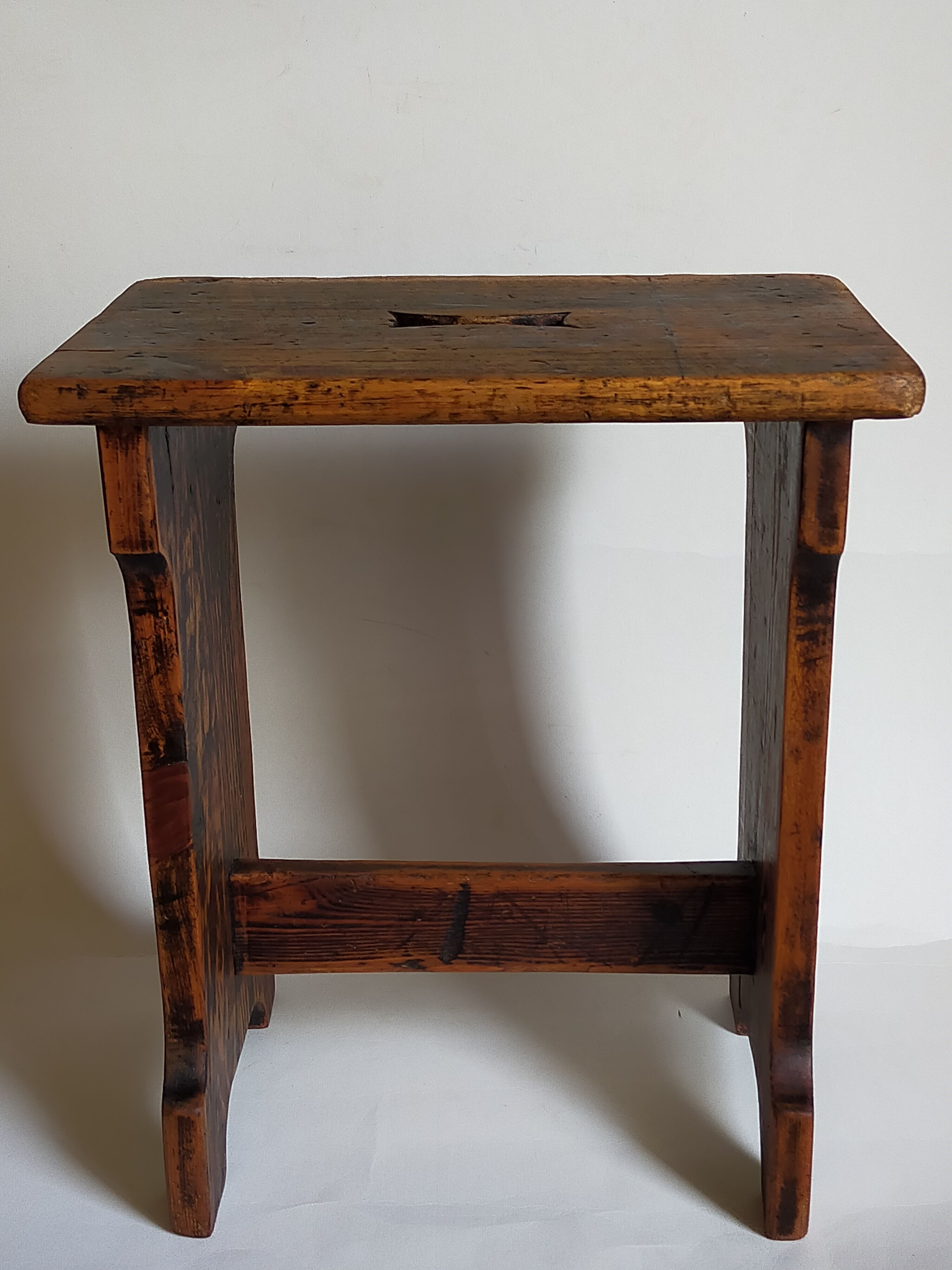 Stool of auxiliary Art-popular in old solid wood