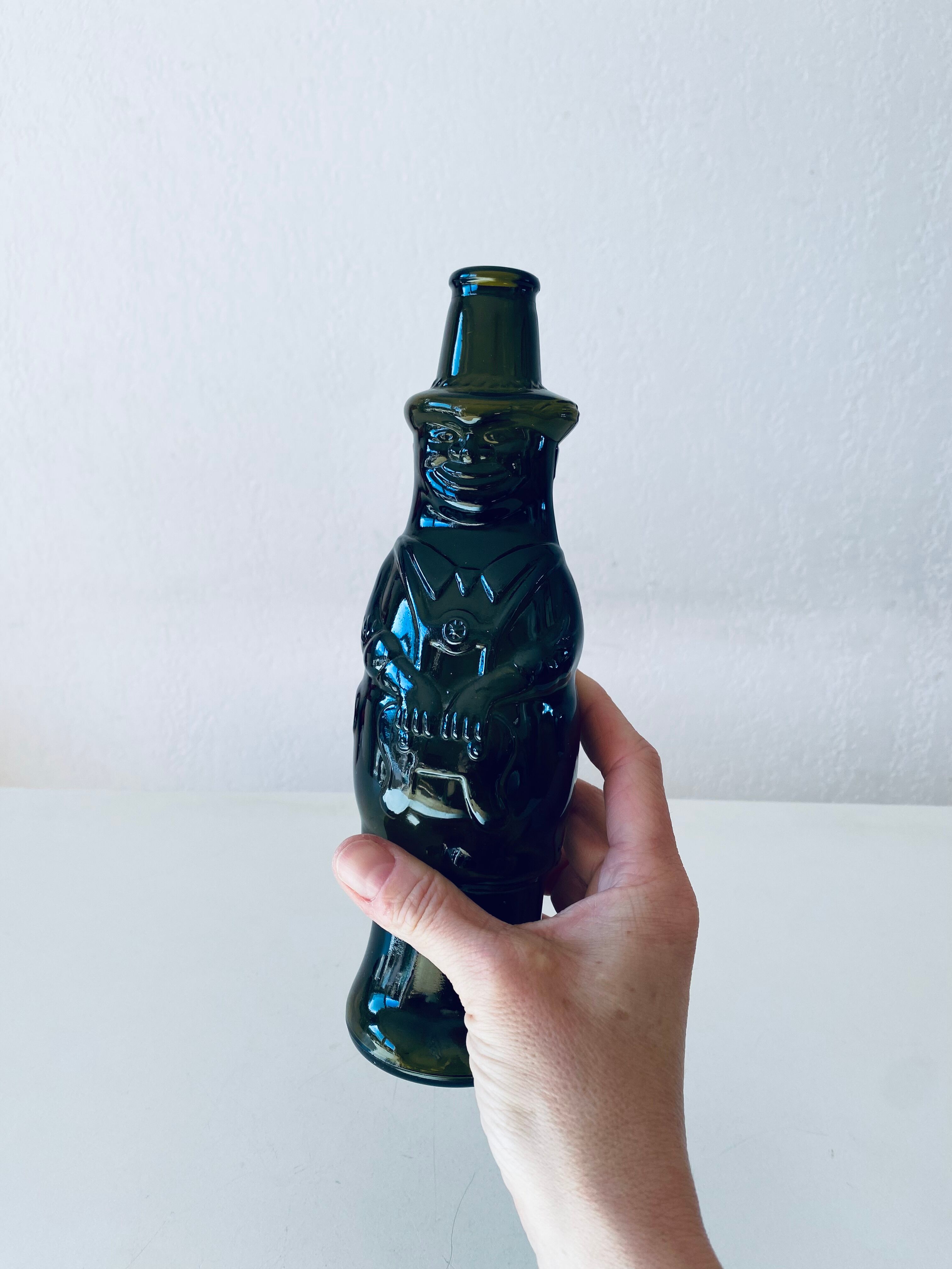 Humorous glass decanter