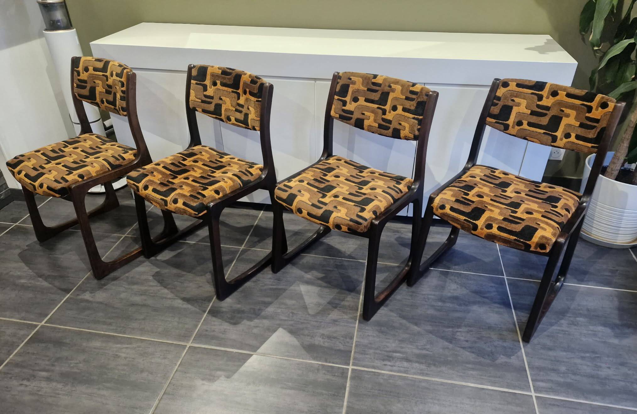 Set of 4 Baumann sled chairs, 1970s