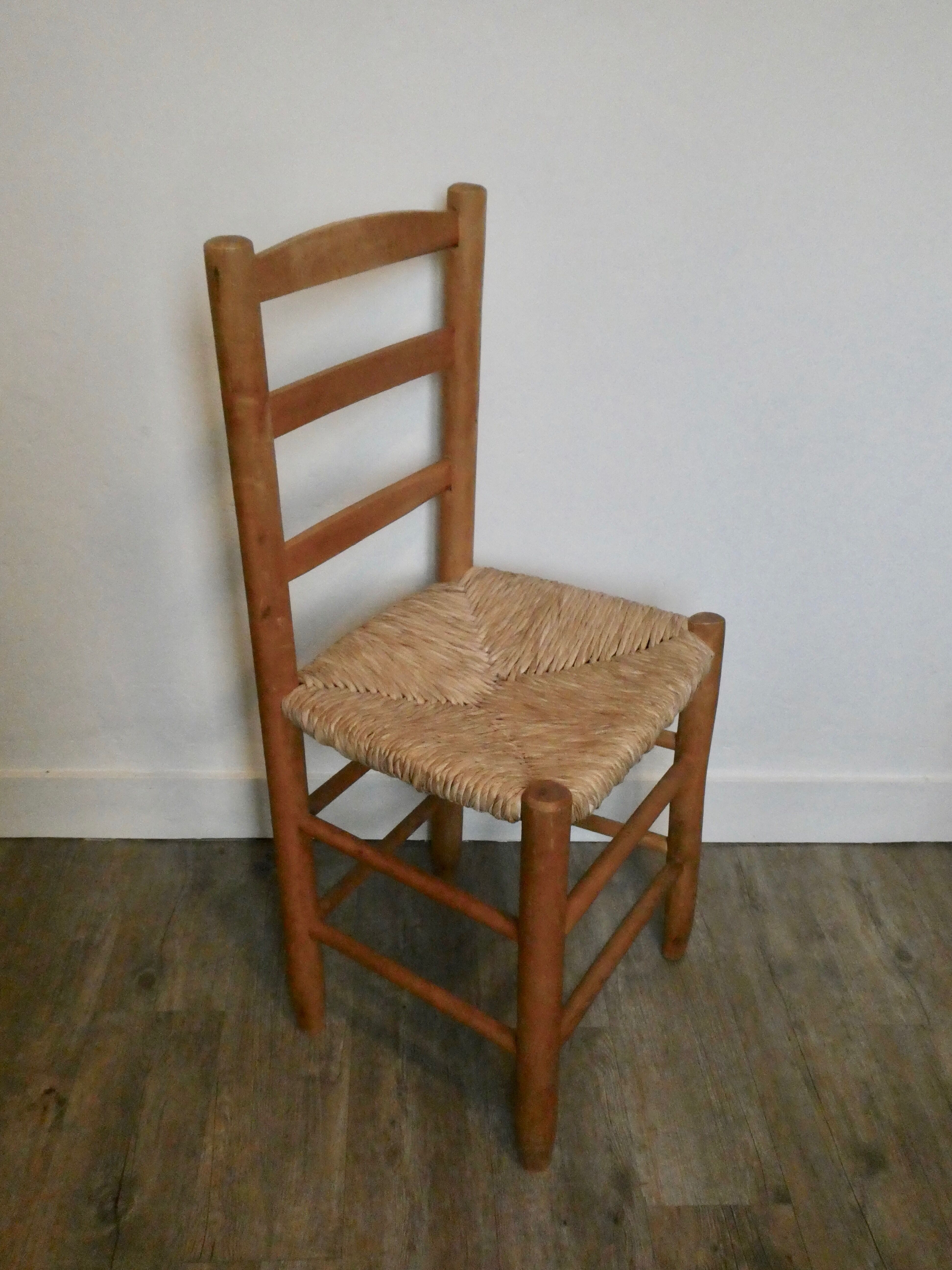 Light wooden chair and mulched seat, 50s-60s