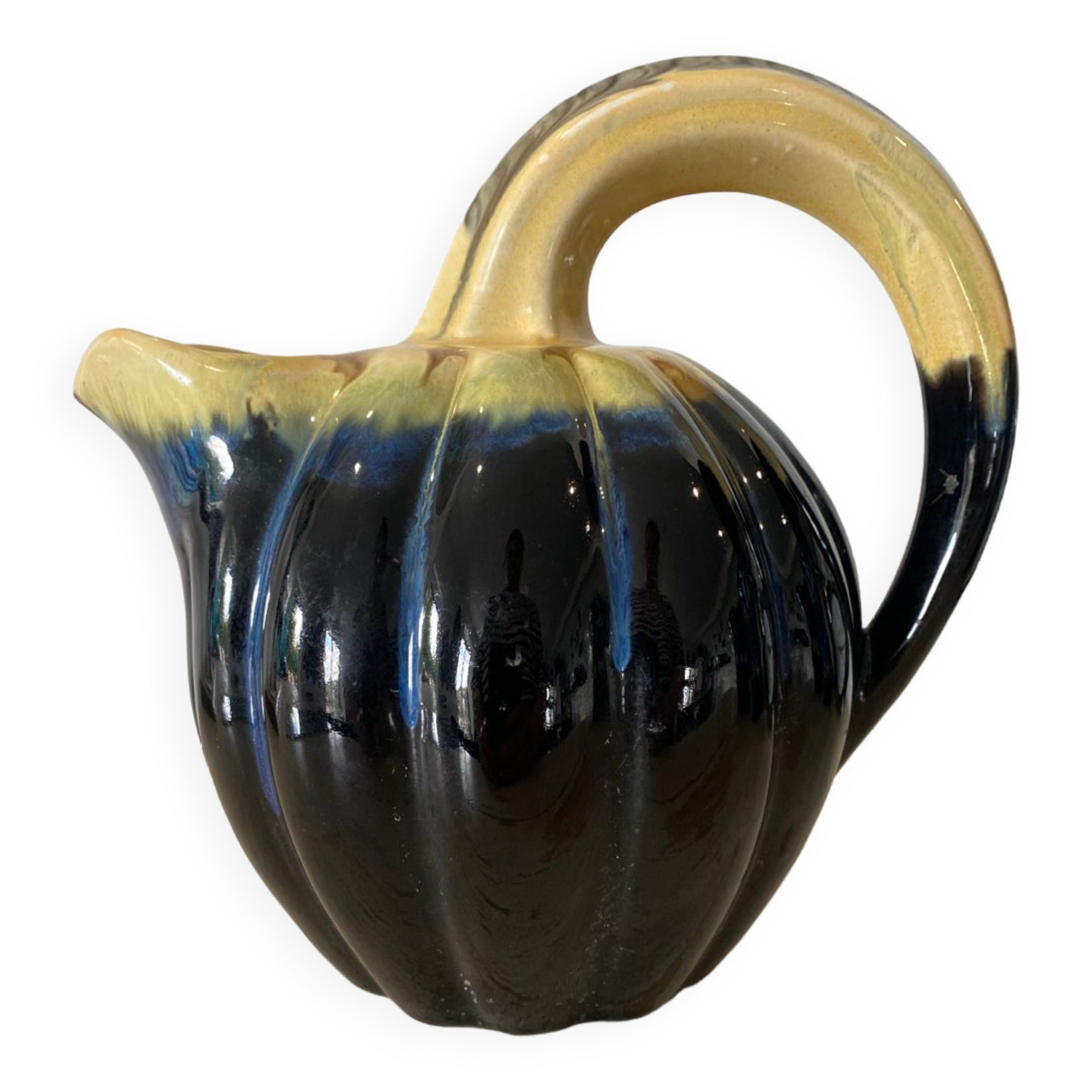 Bowler pitcher handle deported