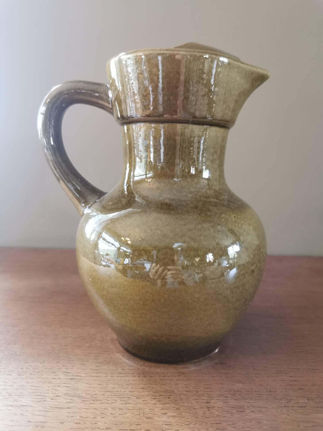 Vintage ceramic pitcher and 6 cups