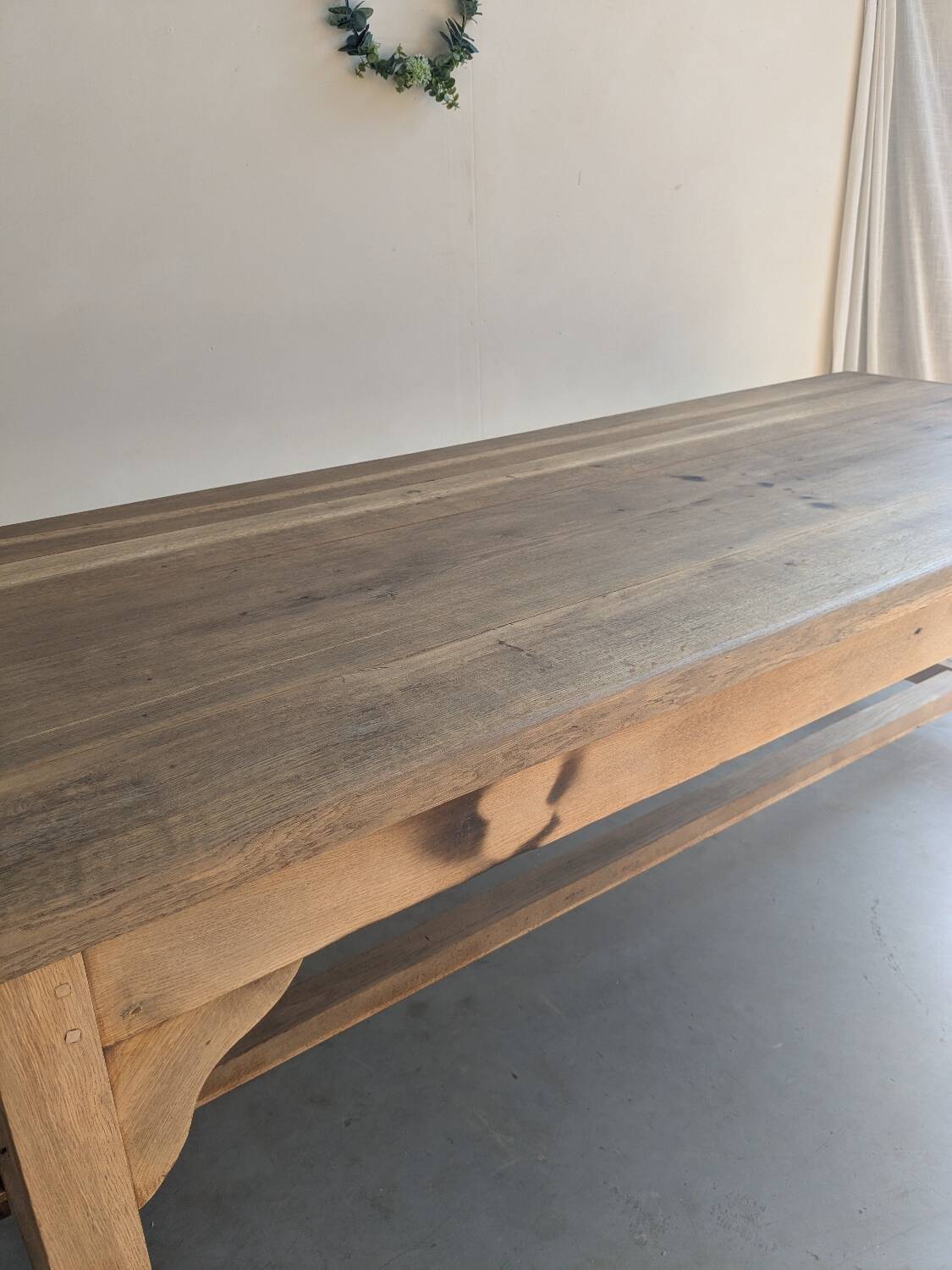 Farmhouse table with drawers for 10 people