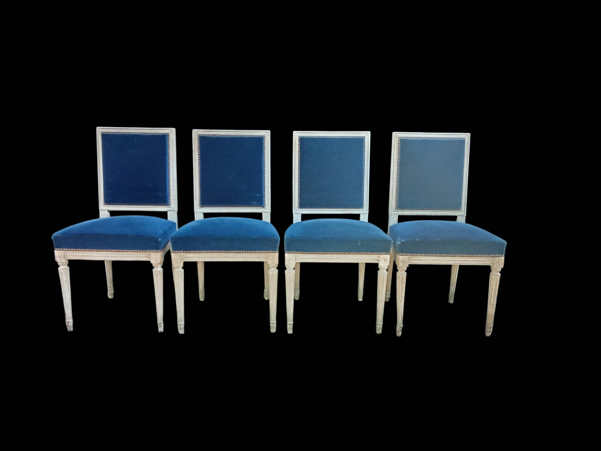 Série de 4 chaises style Louis XVI velours bleu