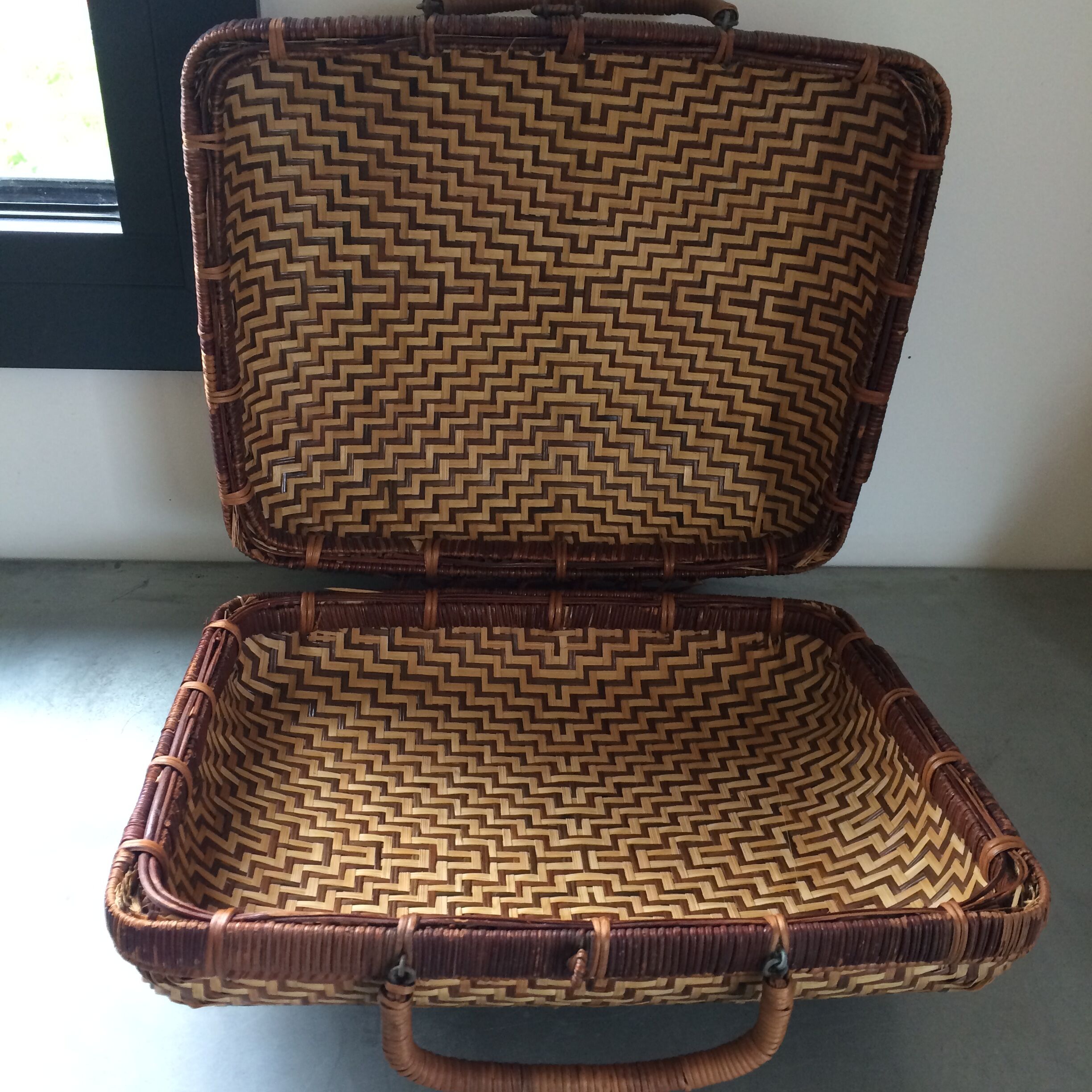 Vintage wicker case