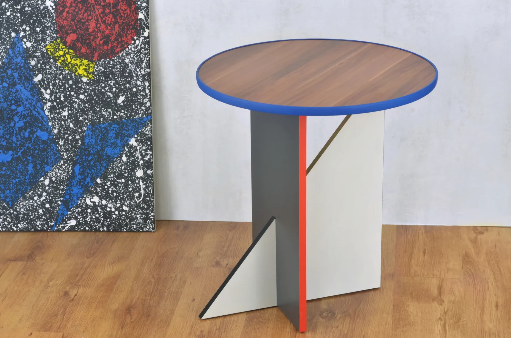 Handmade coffee table for self-assembly, made from recycled materials.