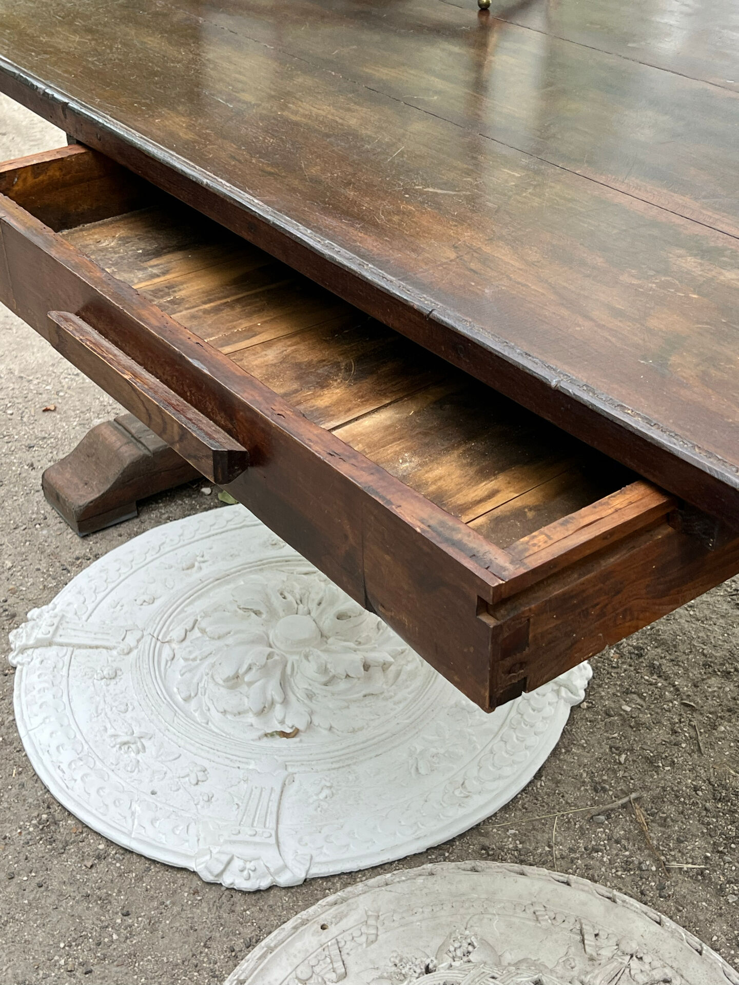 Farm table