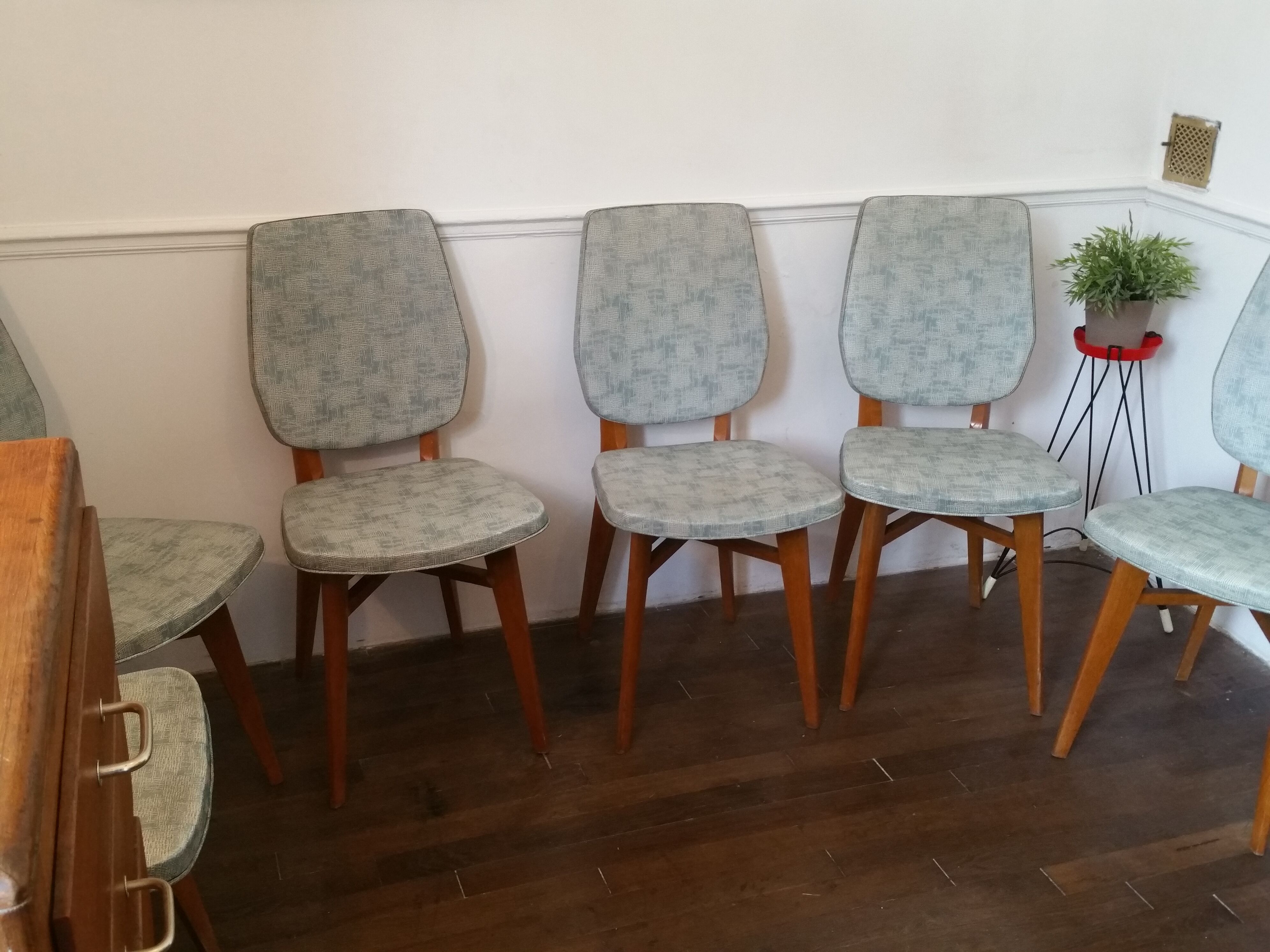 Lot of 6 vintage chairs