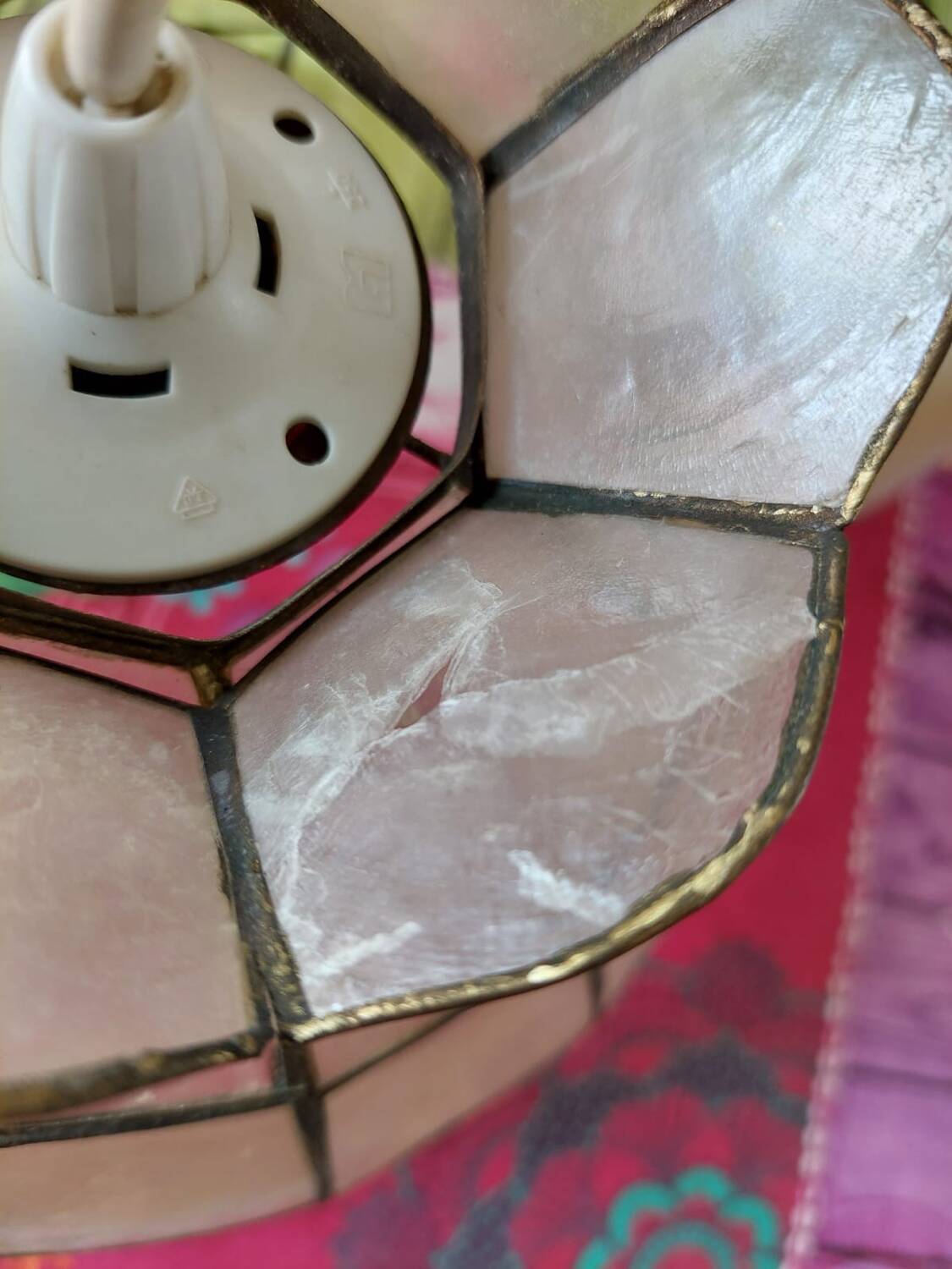 Hand-painted mother-of-pearl pendant light