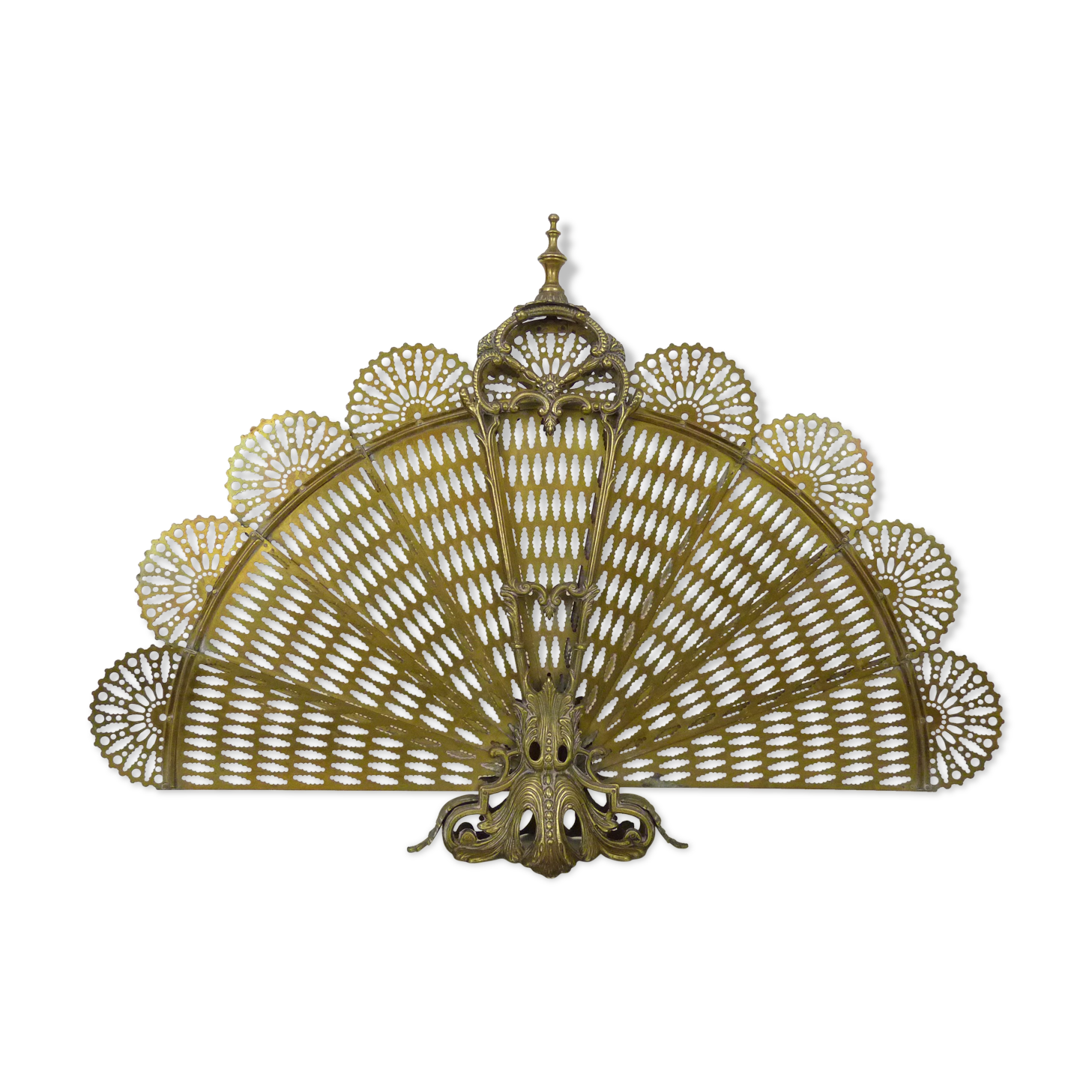 Old chimney fire barrier in fan. Gilded bronze. XIXth