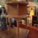 Petit meuble d'appoint, chevet tripode 1950