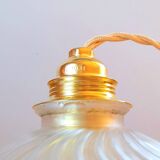 Suspension in opaline corolla from the 1930s